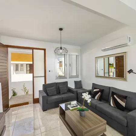 Villa The Secret To Enjoying Your 5 Star With Sea Views, Protaras 1505