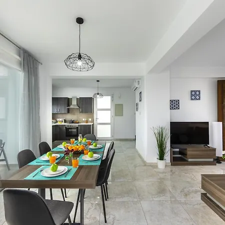 فيلة The Secret To Enjoying Your 5 Star With Sea Views, Protaras 1505 *